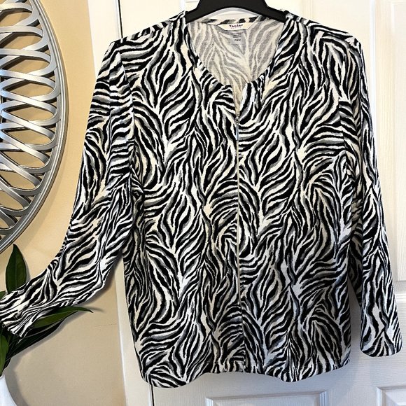 TanJay Petite black and white jacket, like new condition, M - Picture 1 of 5